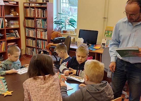 Grafika 7: Maluchy w Bibliotece Publicznej  w Duninowie