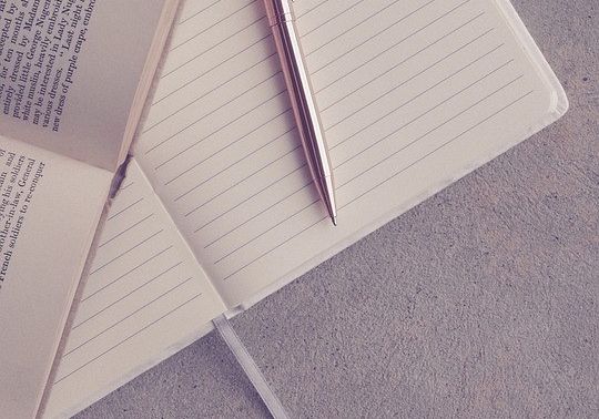 Grafika 1: Małymi krokami wracamy do normalności