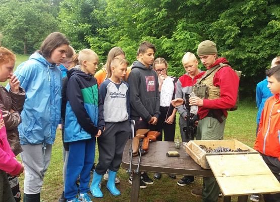 Grafika 3: Na łonie natury