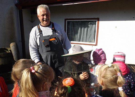 Grafika 4: Przedszkolaki w gospodarstwie rolnym