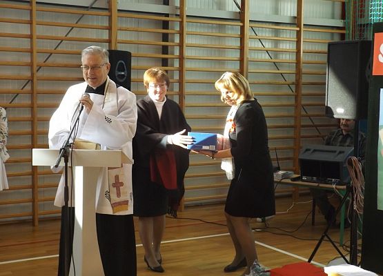 Grafika 10: Egzamin na pierwszaka zdany!