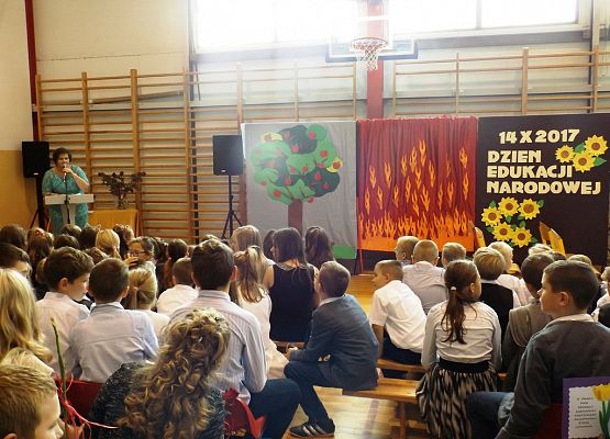 Grafika 3: Dzień Edukacji Narodowej