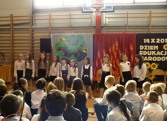 Grafika 9: Dzień Edukacji Narodowej