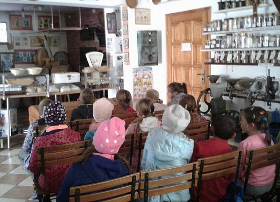 Grafika 8: Spacerkiem po Ustce