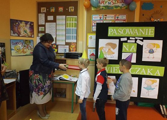 Grafika 3: Pasowanie na świetliczaka