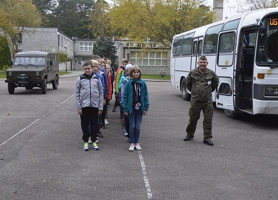 Grafika 1: W wojskowym szyku