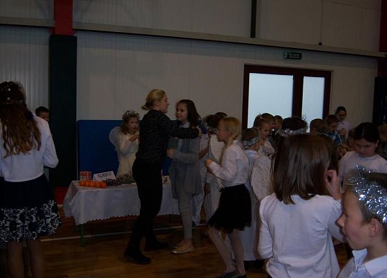 Grafika 4: W świątecznym nastroju