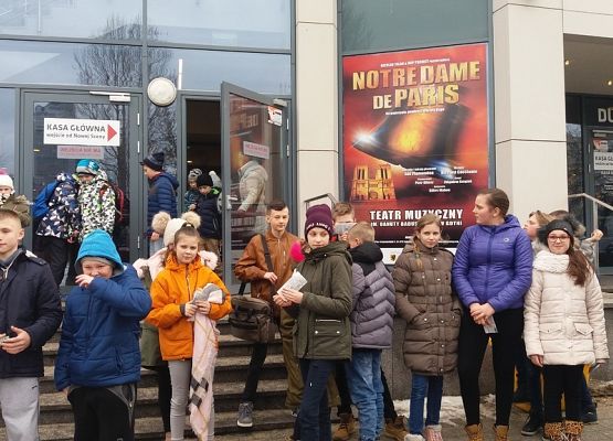 Grafika 2: Wizyta w Teatrze Muzycznym w Gdyni