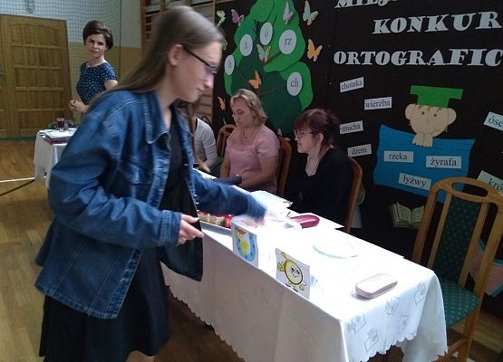 Grafika 4: „Z ortografią za pan brat"