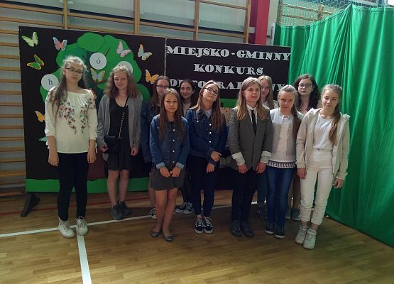 Grafika 8: „Z ortografią za pan brat"