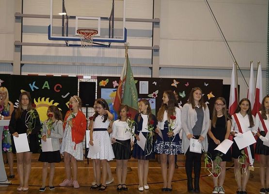 Grafika 10: Uroczyste zakończenie roku szkolnego