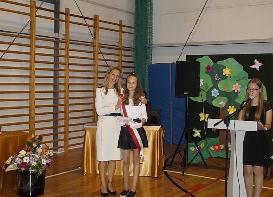 Grafika 7: Uroczyste zakończenie roku szkolnego