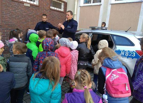 Grafika 7: Wycieczka do Ustki