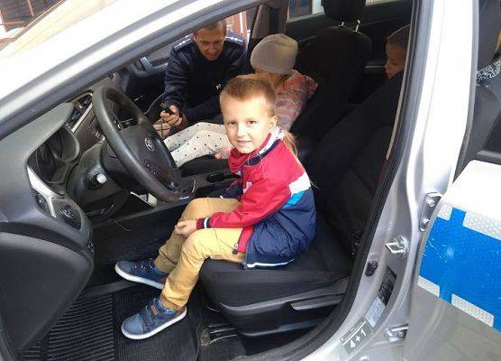 Grafika 8: Wycieczka do Ustki