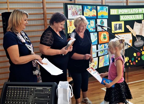 Grafika 12: III Powiatowy Konkurs Recytatorsko - Plastyczny