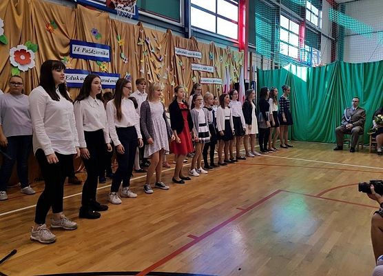 Grafika 4: Dzień Edukacji Narodowej