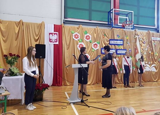 Grafika 6: Dzień Edukacji Narodowej