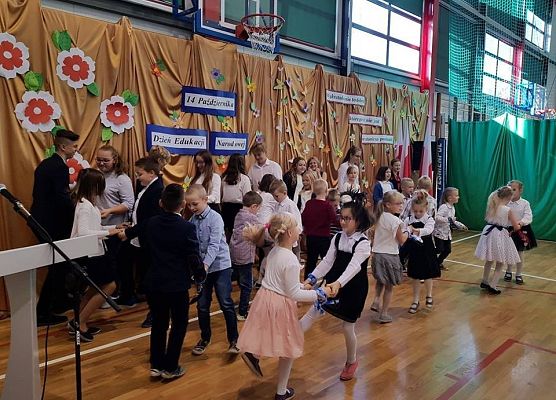 Grafika 8: Dzień Edukacji Narodowej