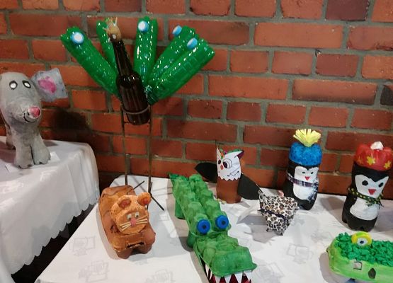 Grafika 2: Recyklingowe  zwierzęta