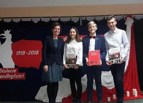 Grafika 1: Ojczyzna - zwykłe słowo, a tyle znaczy