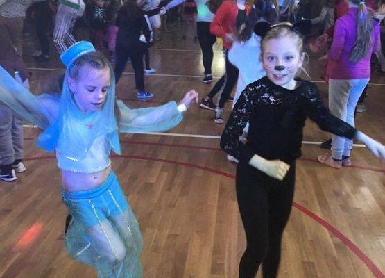 Grafika 9: Bal karnawałowy