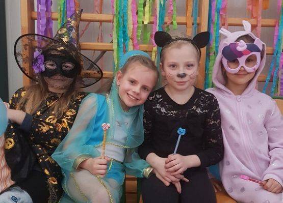 Grafika 2: Bal karnawałowy