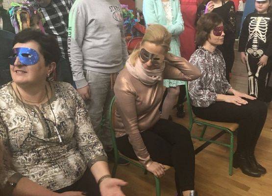 Grafika 8: Bal karnawałowy