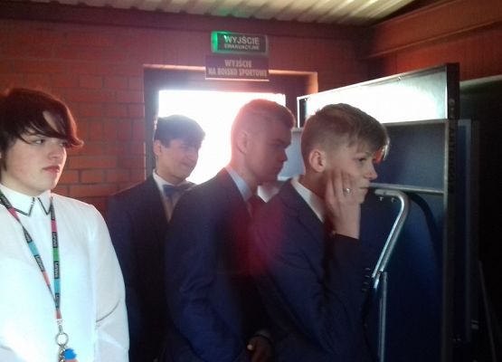 Grafika 2: Egzaminy ósmoklasistów