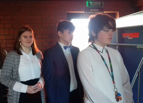 Grafika 7: Egzaminy ósmoklasistów