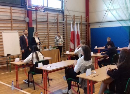 Grafika 5: Egzaminy ósmoklasistów