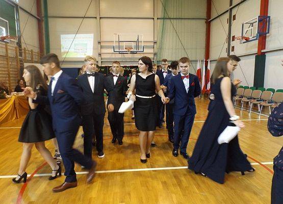 Grafika 17: Pożegnanie absolwentów