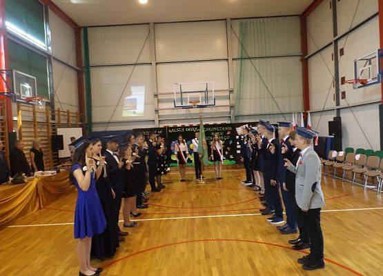 Grafika 19: Pożegnanie absolwentów