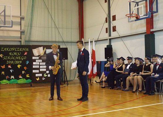 Grafika 23: Pożegnanie absolwentów