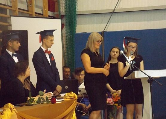 Grafika 21: Pożegnanie absolwentów