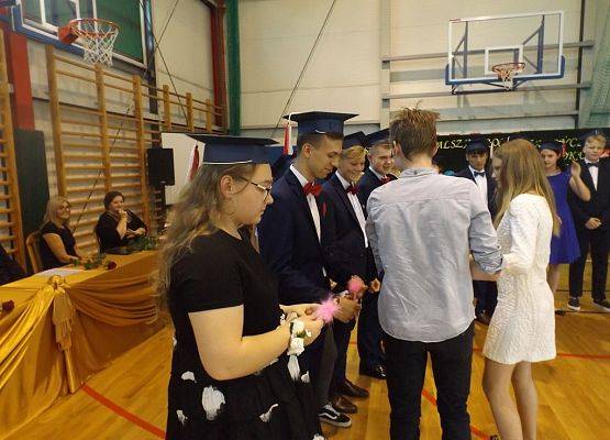 Grafika 22: Pożegnanie absolwentów