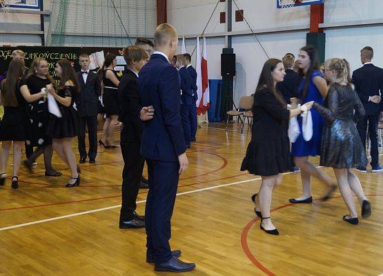 Grafika 25: Pożegnanie absolwentów