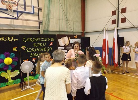 Grafika 1: Dziękujemy Pani Dyrektor…