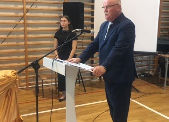 Grafika 1: Wracamy do szkoły