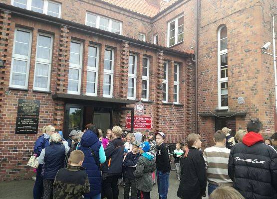 Grafika 7: Nie śmiecimy – sprzątamy – zmieniamy!