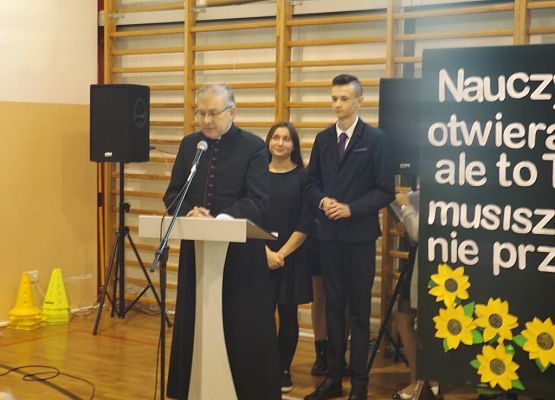 Grafika 8: W podziękowaniu za serce i trud