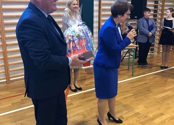 Grafika 1: Ślubowanie pierwszoklasistów