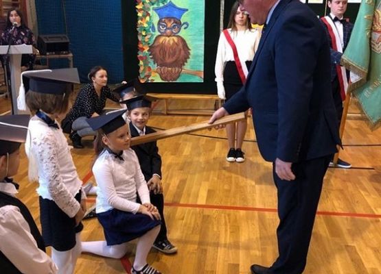 Grafika 4: Ślubowanie pierwszoklasistów