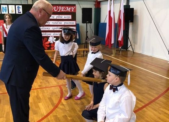 Grafika 5: Ślubowanie pierwszoklasistów