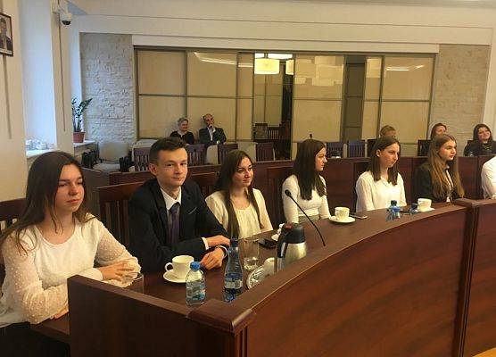 Grafika 3: Na samorządowej drodze