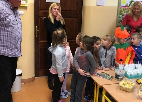 Grafika 3: Listopad miesiącem zdrowego odżywiania