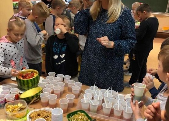 Grafika 9: Listopad miesiącem zdrowego odżywiania