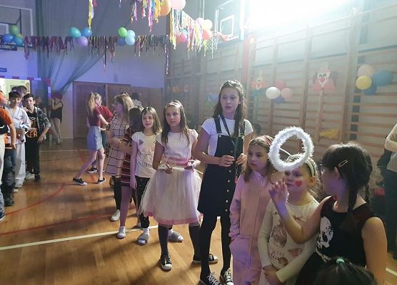 Grafika 1: Ach co to był za bal !