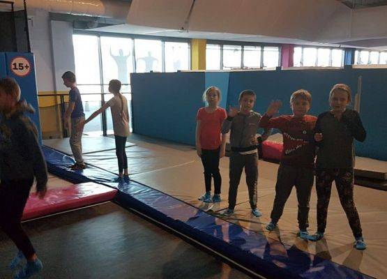 Grafika 10: W parku trampolin i nie tylko 