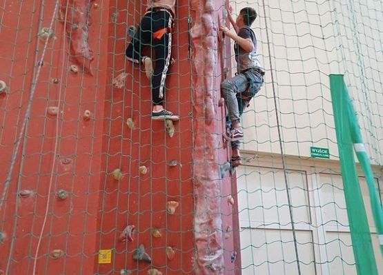 Grafika 6: W parku trampolin i nie tylko 