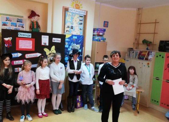 Grafika 1: Pasowanie na czytelnika